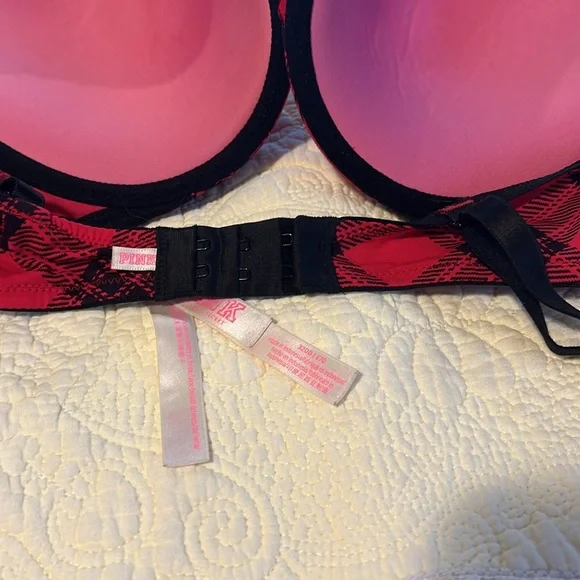 PINK Victoria’s Secret bra - Picture 4 of 5